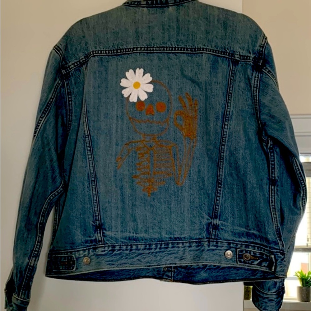 Levi’s xl Jean jacket with embroidery, skeleton and flower